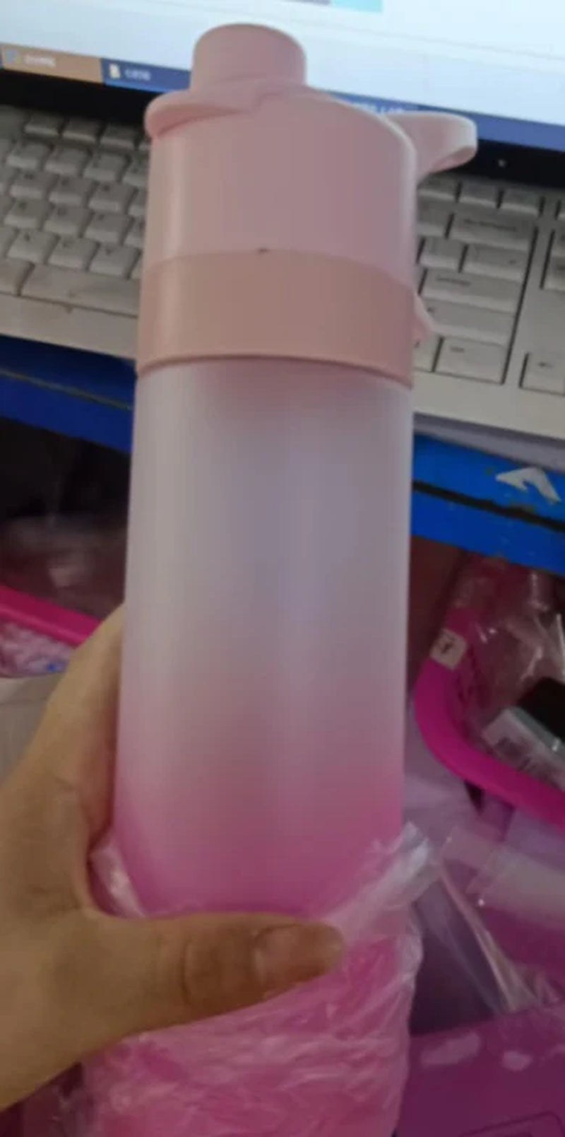 "Stylish Large Capacity Spray Water Bottle for Girls - Perfect for Outdoor Sports, Fitness, and Travel!" - Virtual Salesline 